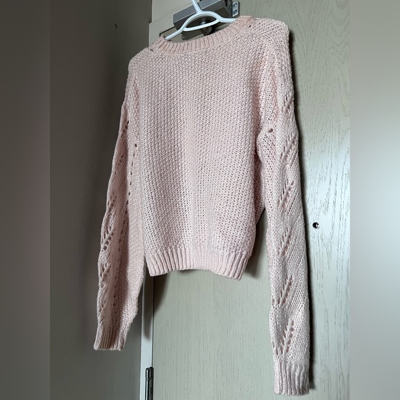 BLOWOUT! Light pink knit sweater size M - Picture 2 of 3